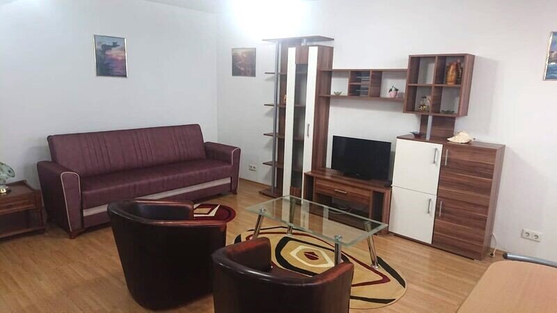 Nicolae Grigorescu, 1 minut metrou,